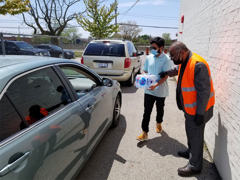 MMCC and MQI Canada hold Eid-ul-Fitr Drive-Thru Lunch