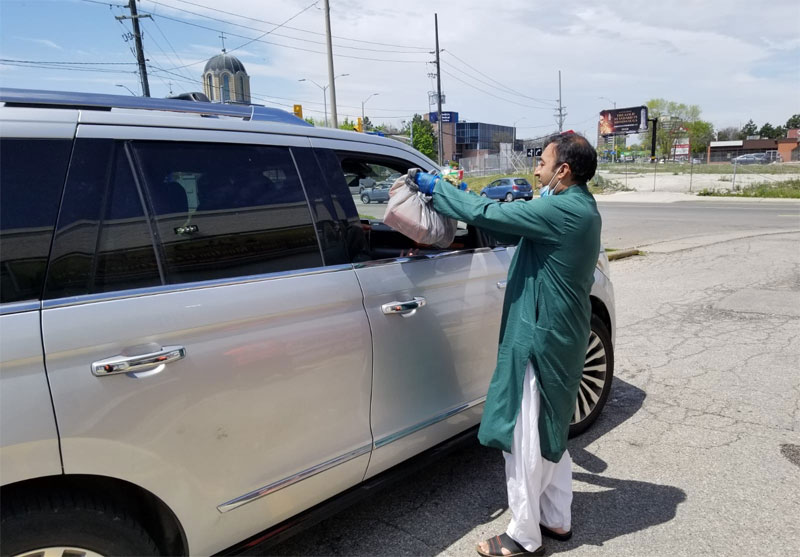 MMCC and MQI Canada hold Eid-ul-Fitr Drive-Thru Lunch