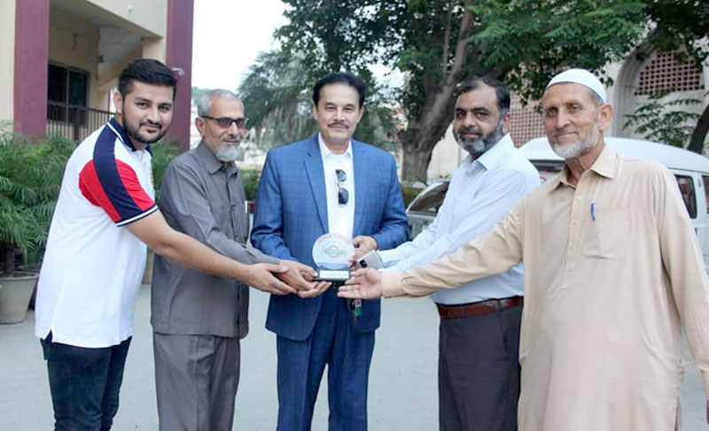 Senior MQI Canada leader Zahid Siraj visits central secretariat