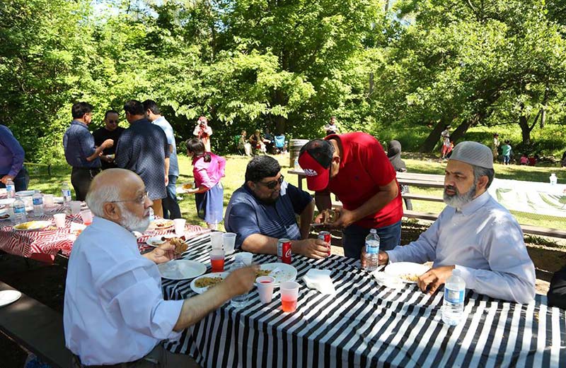 Canada: Eid celebrated with religious fervor