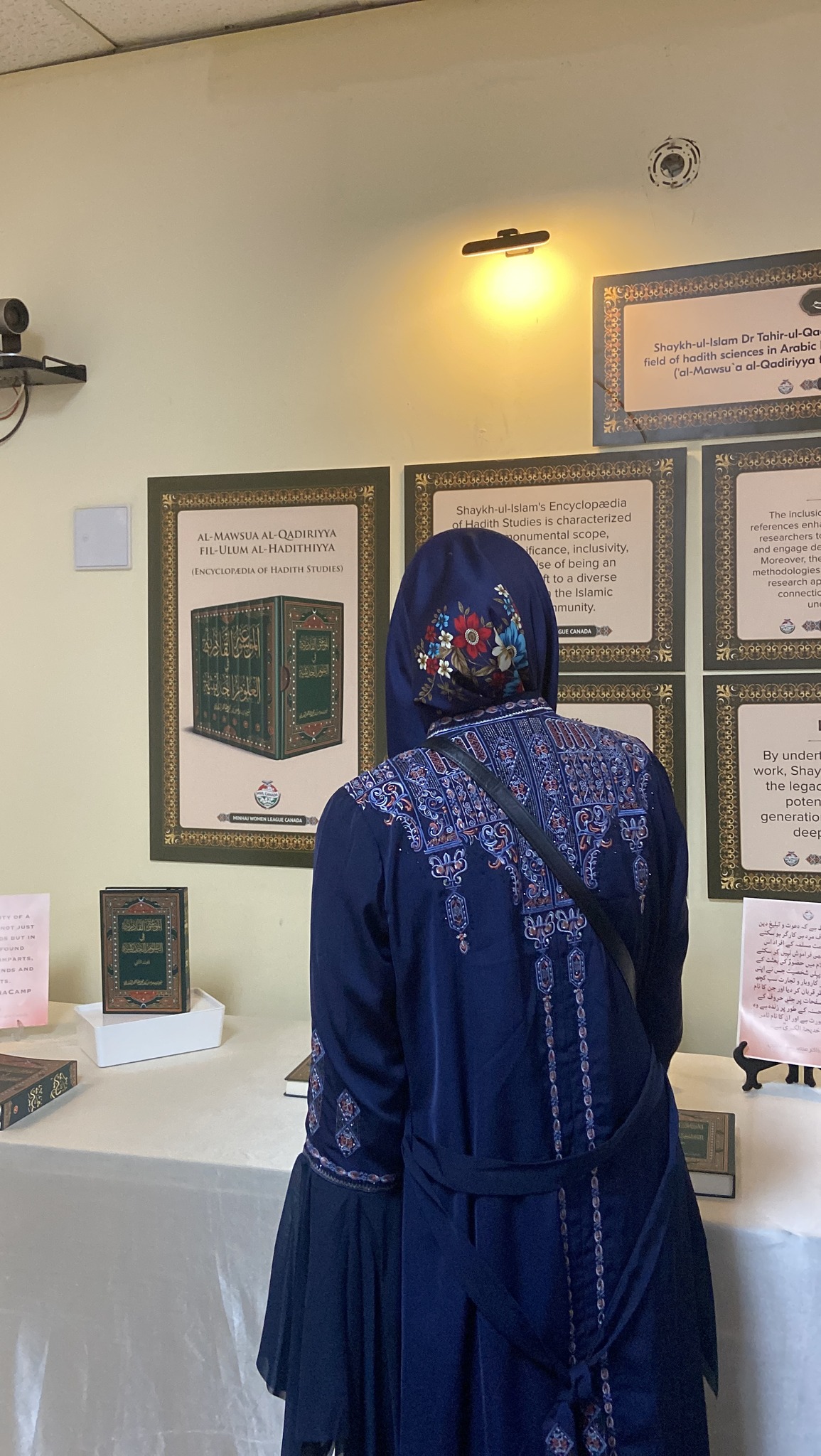 Wall-of-Knowledge-inaugurated-by-Dr-Ghazala-Qadri-An-Nasiha-Camp-Canada-2024_9